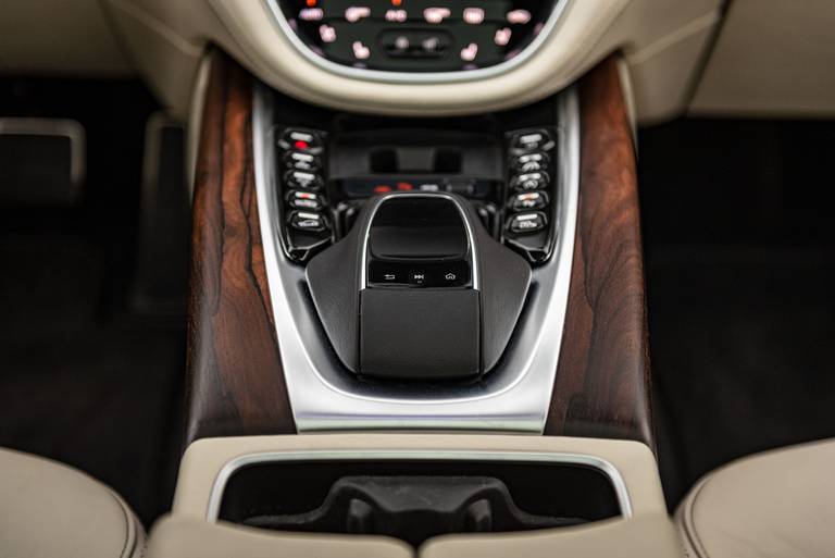 Aston-Martin-DXB-Wood