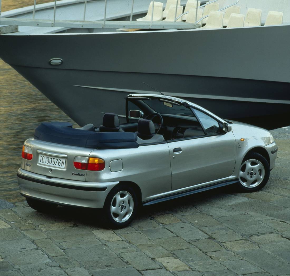 fiat-punto-cabrio-back