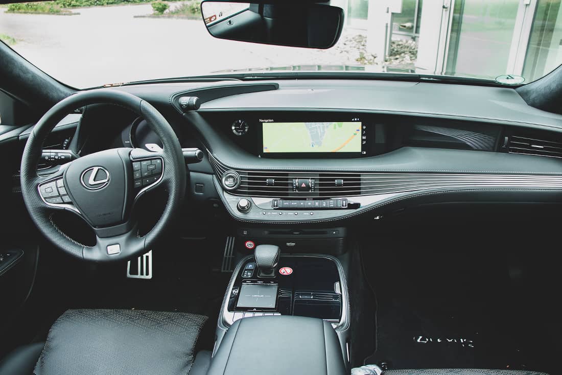 Lexus LS 500 F-Sport Interior 1