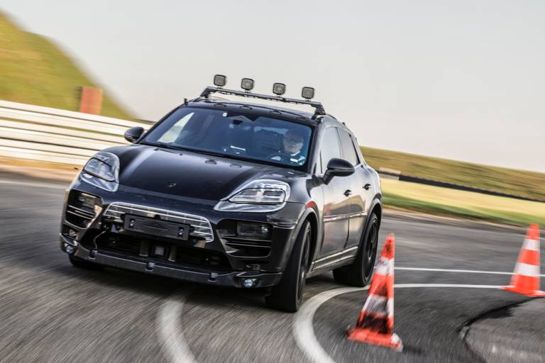 Porsche-Macan-Prototype-1