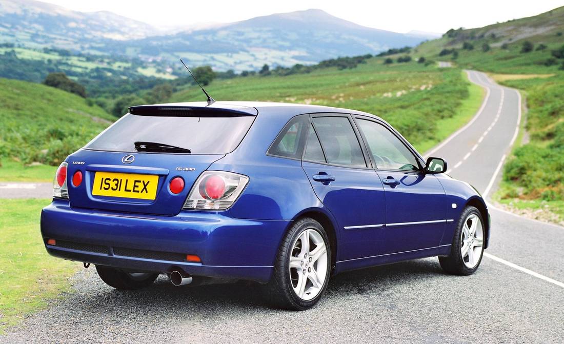 lexus-sportcross-is-300-blue-back