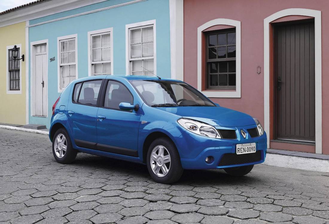 4IxIhpiqznIDj9O2uzftdw-5bd514cf83fd9a18e1604204a6376e76-renault-sandero-front-1100