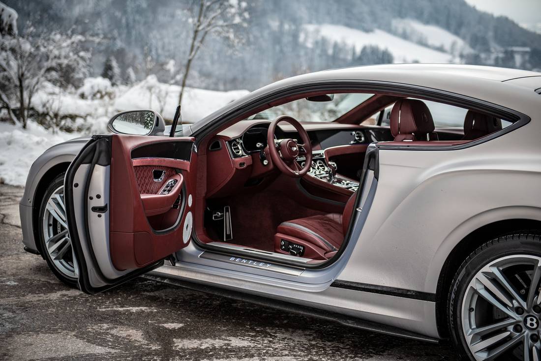 Bentley-Continenal-GT-Speed-W12-Open-Door