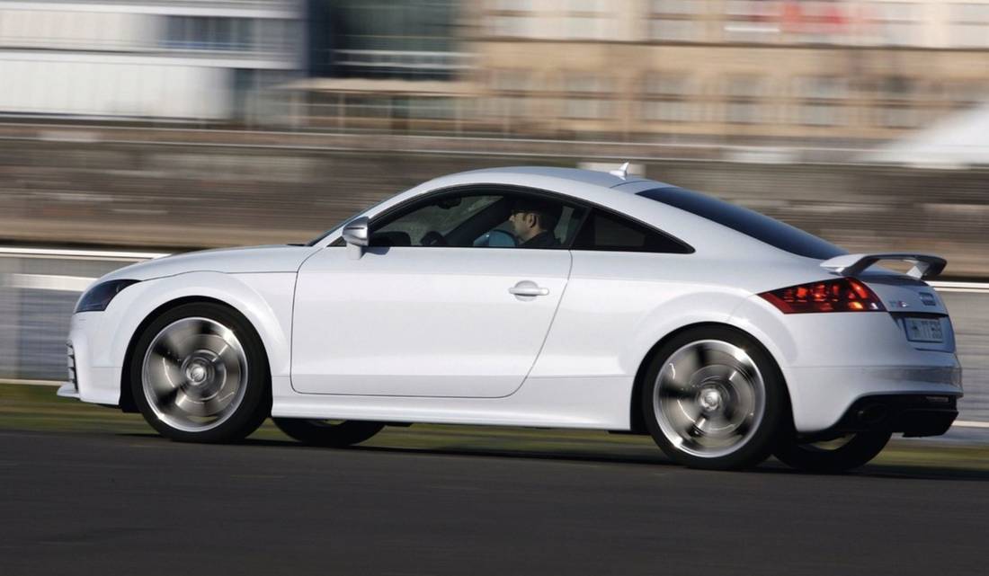 6AdEAJgoZhDrrUSZlkIEf5-58efe5c7bc2631f9356b6c8007d67e5c-Audi-TT_RS-2010-1280-27-1100