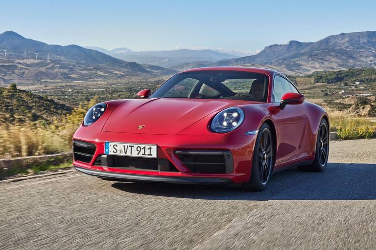 Porsche-911-GTS-2021-Front