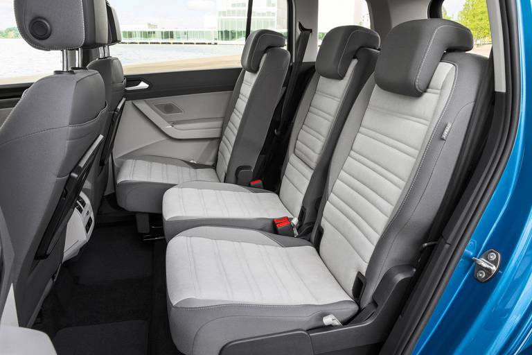 VW-Touran-2021-Rearseats