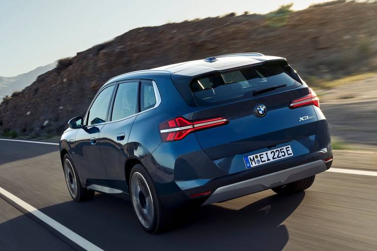 bmw-x3-2025-heck-dynamisch
