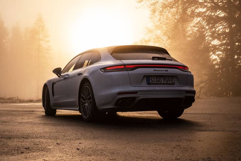 Porsche-Panamera-4S-E-Hybrid-Sport-Turismo-Rear-Sunset