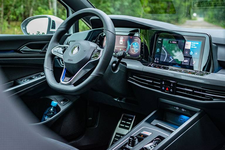 Golf-8-GTE-Interieur