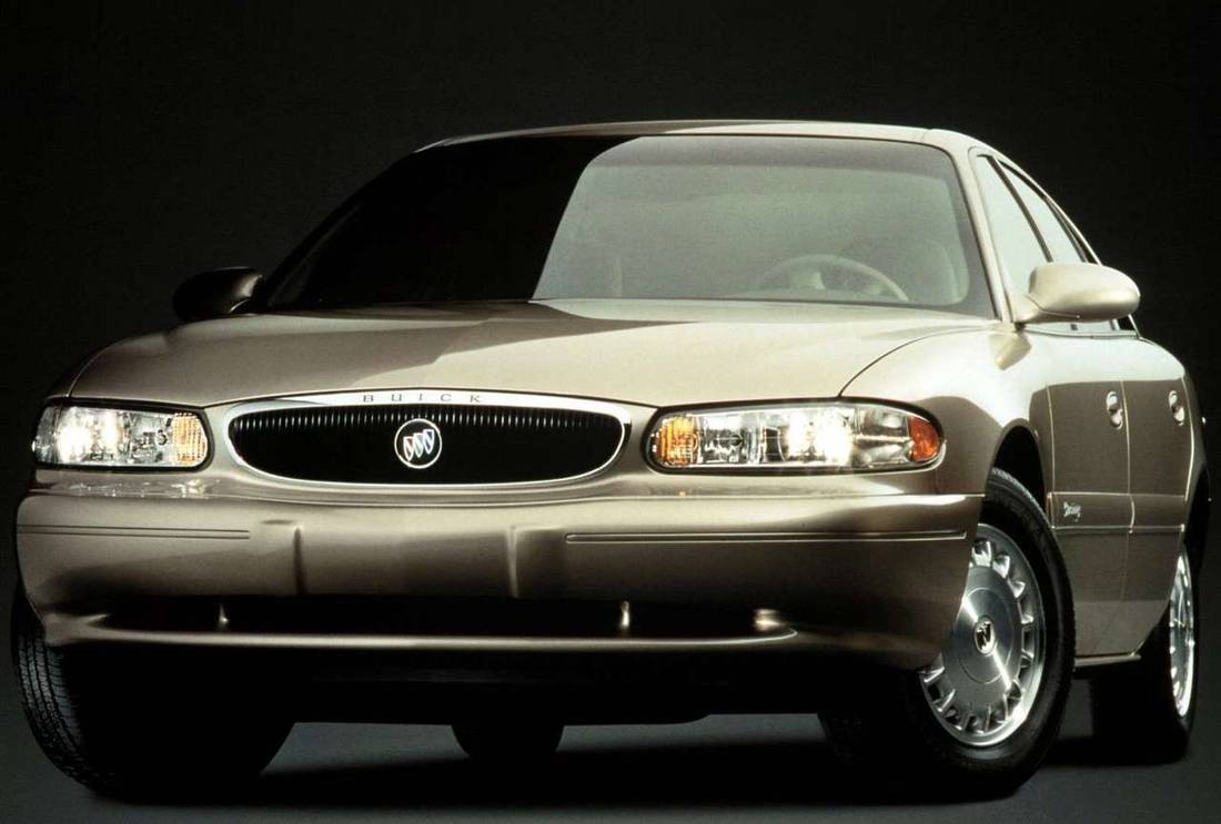 1iYMthzkNi4sA4YHqfQF2S-e80e4e8e71ffc627d71d8b4f734153a1-Buick-Century-2000-1280-04-1100