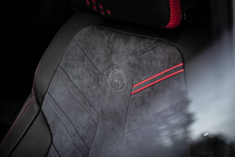 BMW-Alpina-B5-Biturbo-Seat-Detail