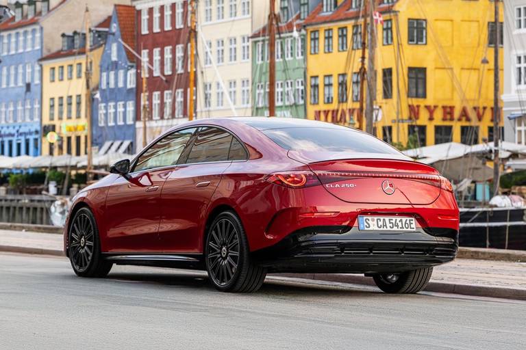 mercedes-cla-heck-seite