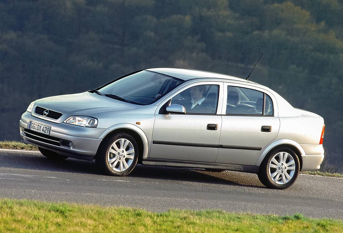 opel-astra-g-coupe-side2