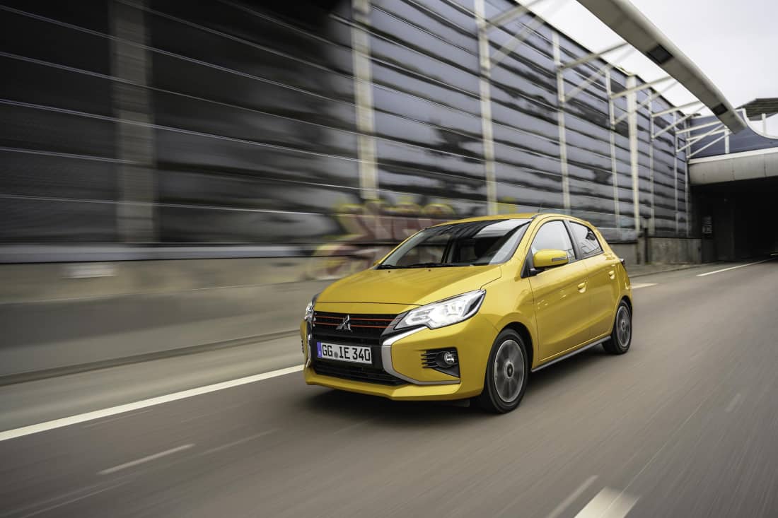  Der 2012 eingeführte Mitsubishi Space Star konkurriert beim Preis mit Kleinstwagen und Low Cost Modellen.