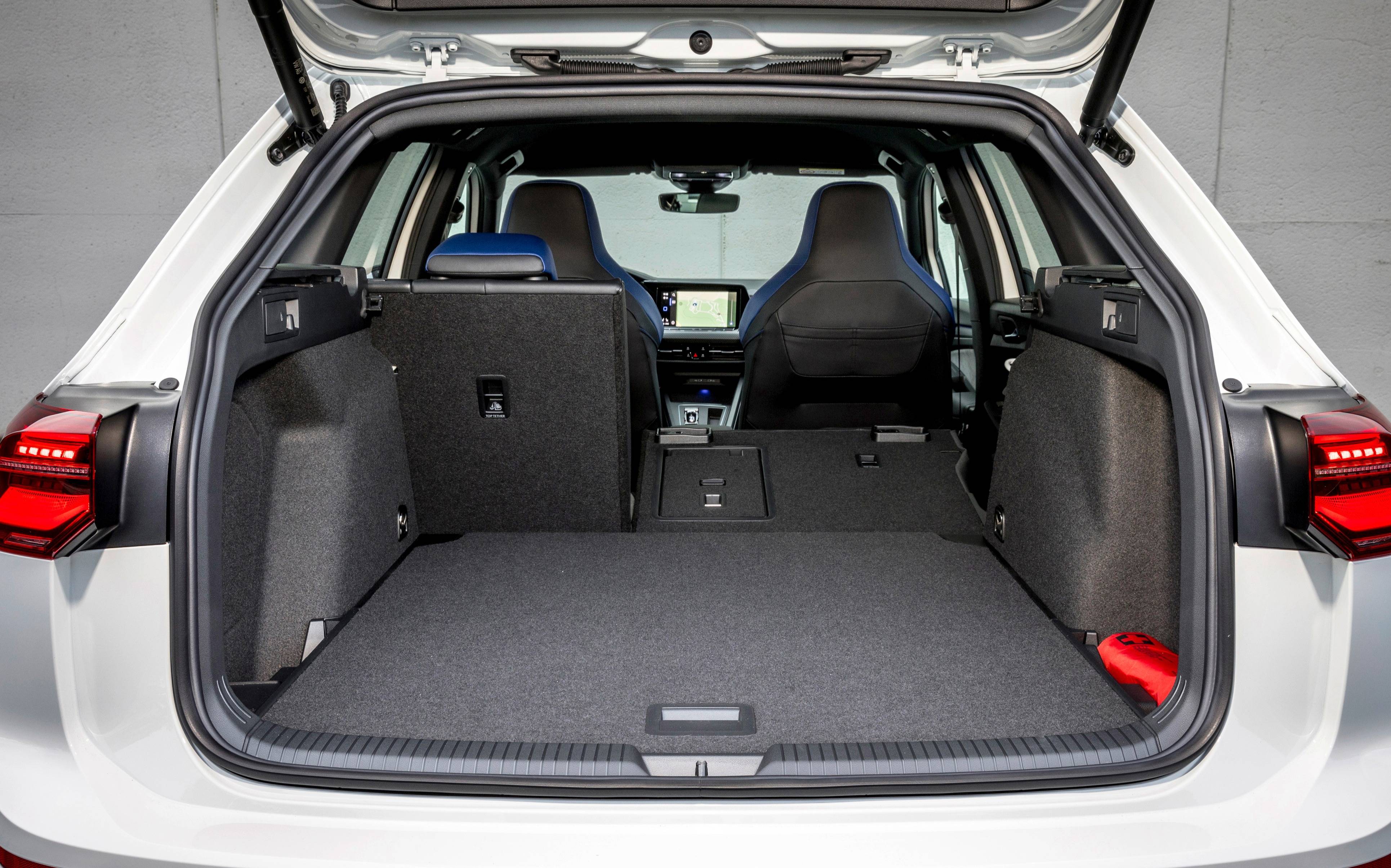 vw-golf-r-variant-trunk