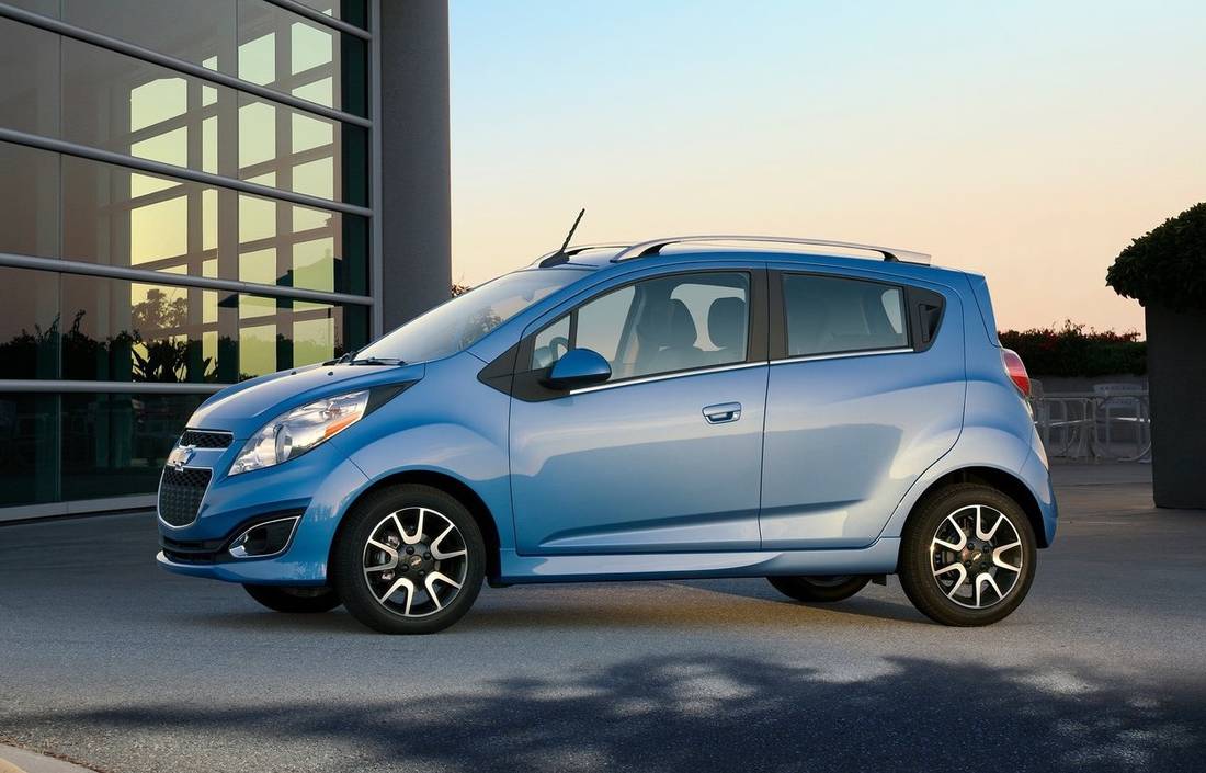 chevrolet-spark-side