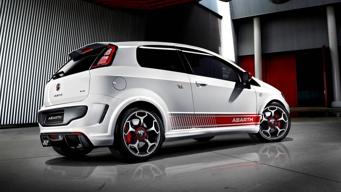 63IfYXtyI8Pu7QDbggvvXL-8c21e44c2bf48606088354a5613f09a2-abarth-punto-evo-back-1100