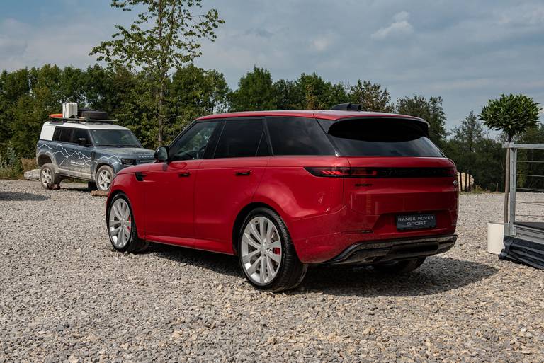 Range-Rover-Sport-2022-Side-Rear