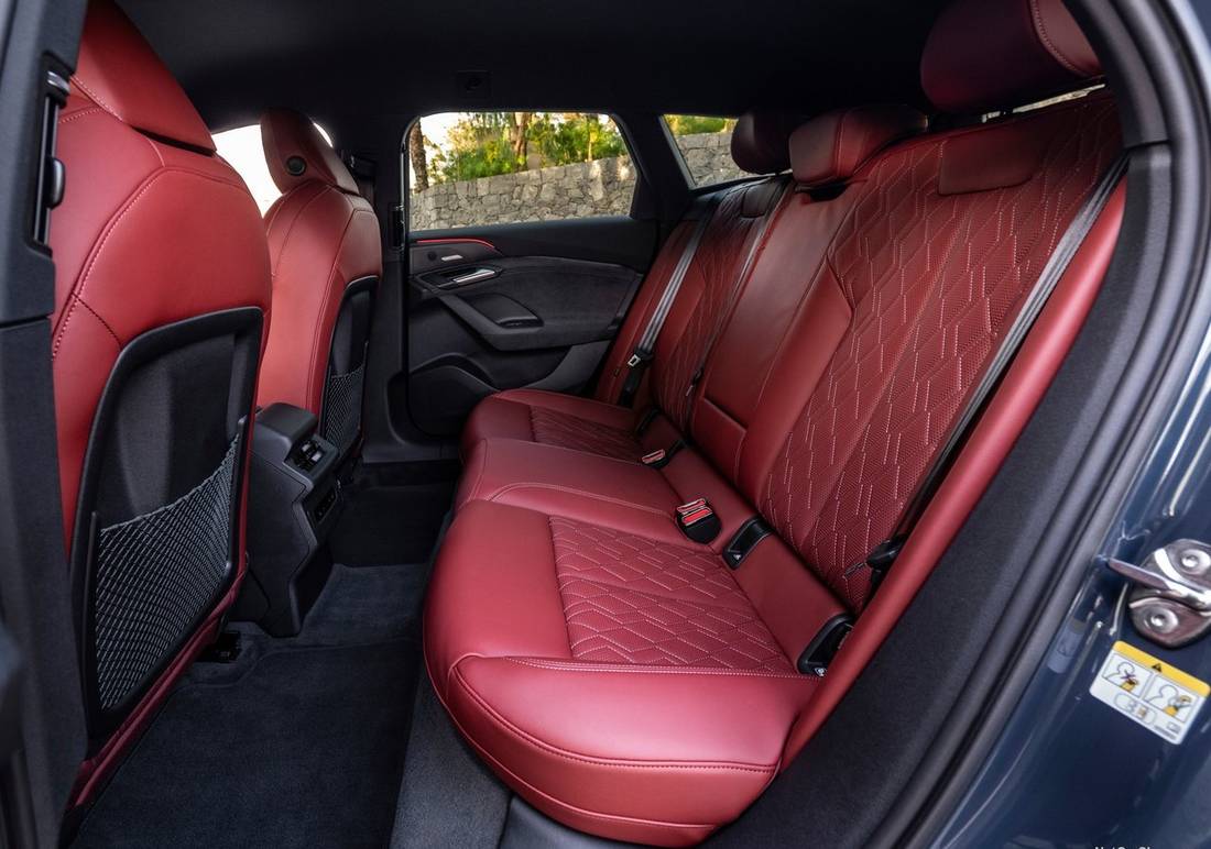 Audi-S6 Avant e-tron-2025 interior 2