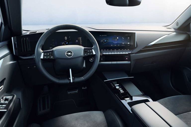 Opel-Astra-Electric-Interieur
