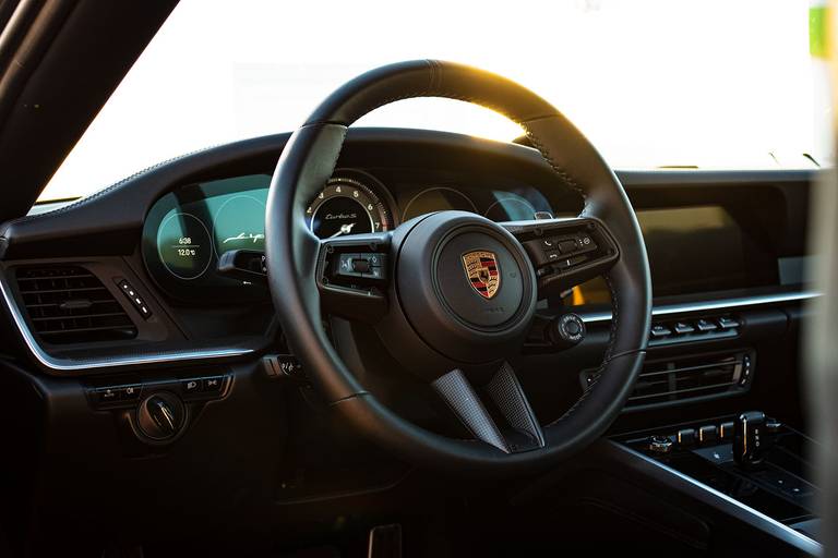 Porsche-911-Turbo-S-Cabriolet-Interieur