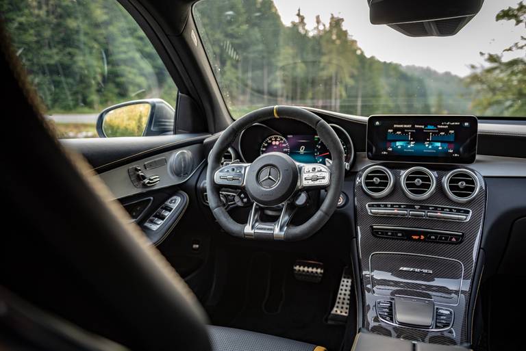 Mercedes-AMG-GLC63S-Interieur