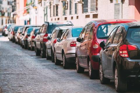 Parkende Autos