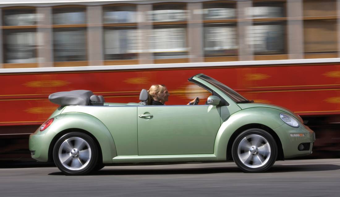 vw-new-beetle-side