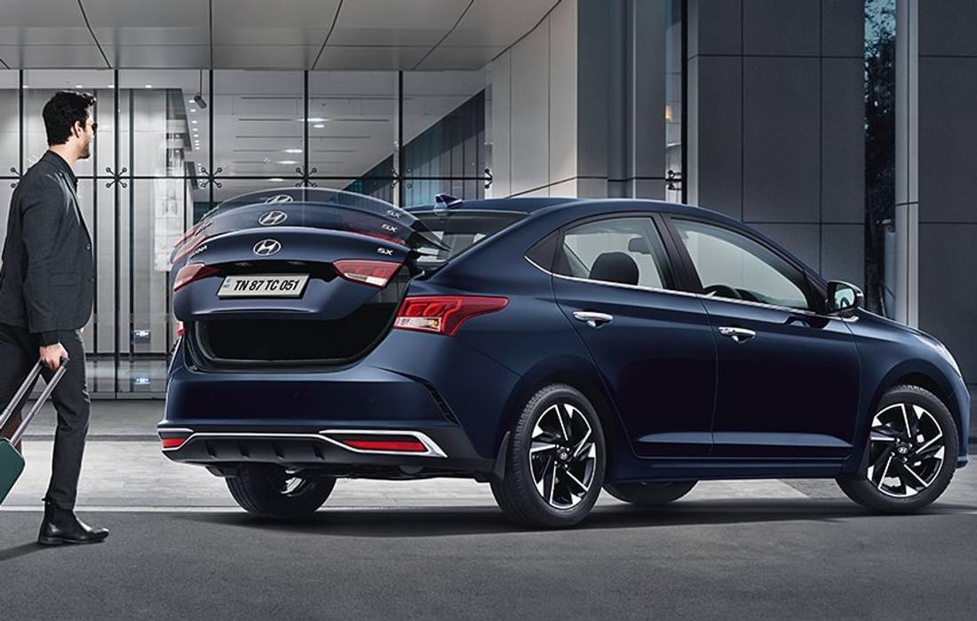 3mry4qXqtcA1ZTmfJKQQdG-fca6c9d76a8754c61780b2afad6757c8-hyundai-verna-back-1100