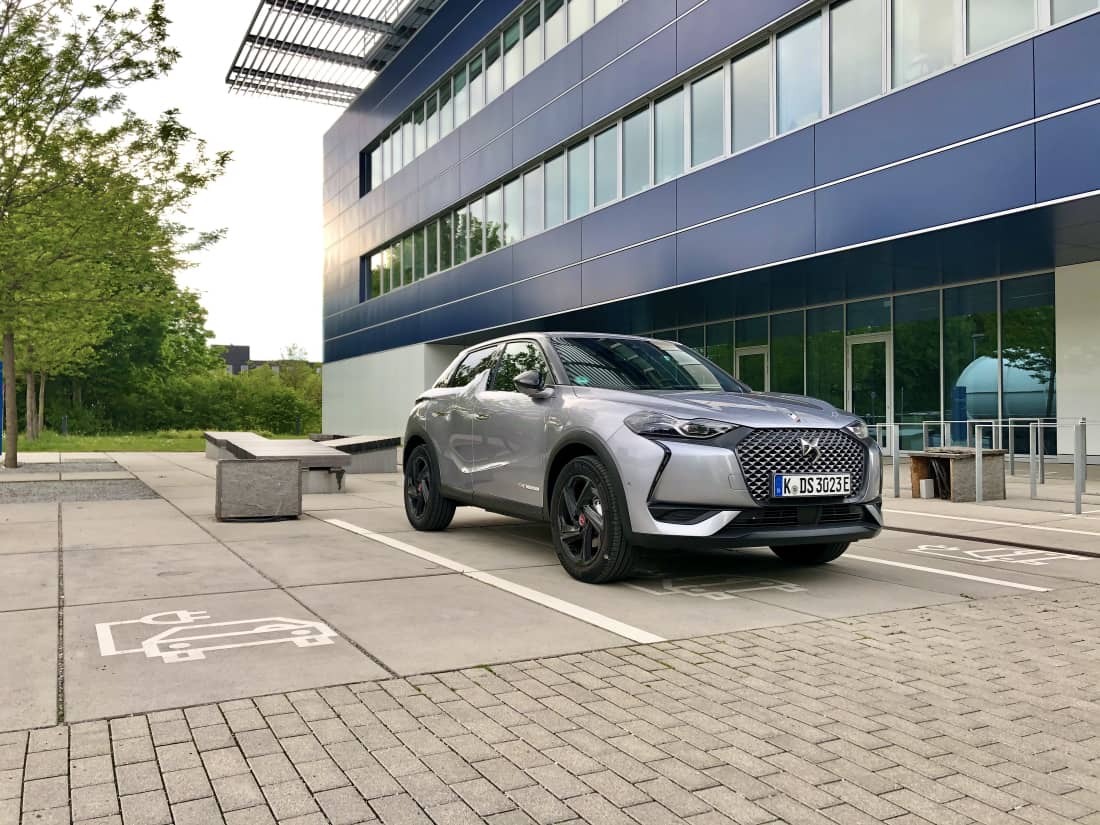 DS3 Crossback E-Tense 2020 Front E Parkplatz