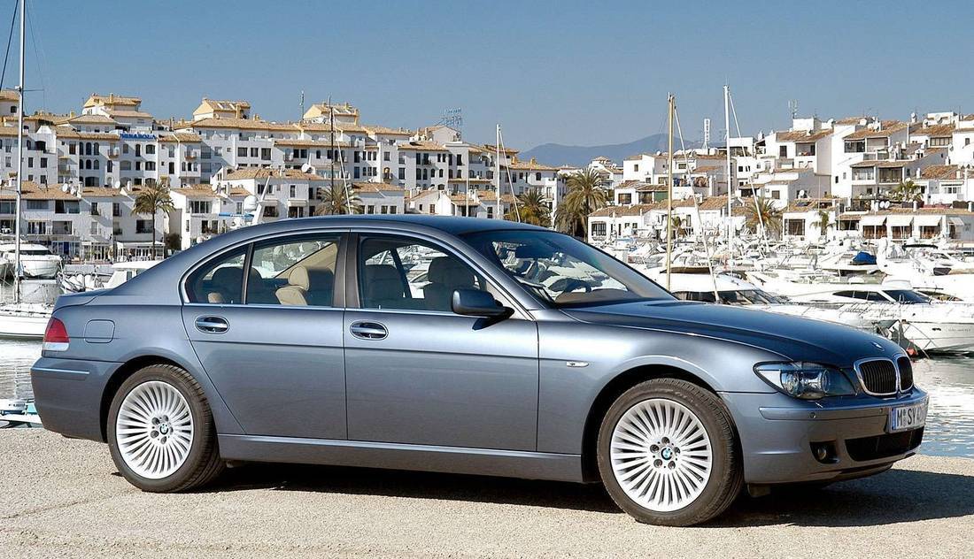 22fuuFdw0q5CAikUOZHJAy-80000b13a175b1642ac15df4ea312db7-bmw-750i-side-1100