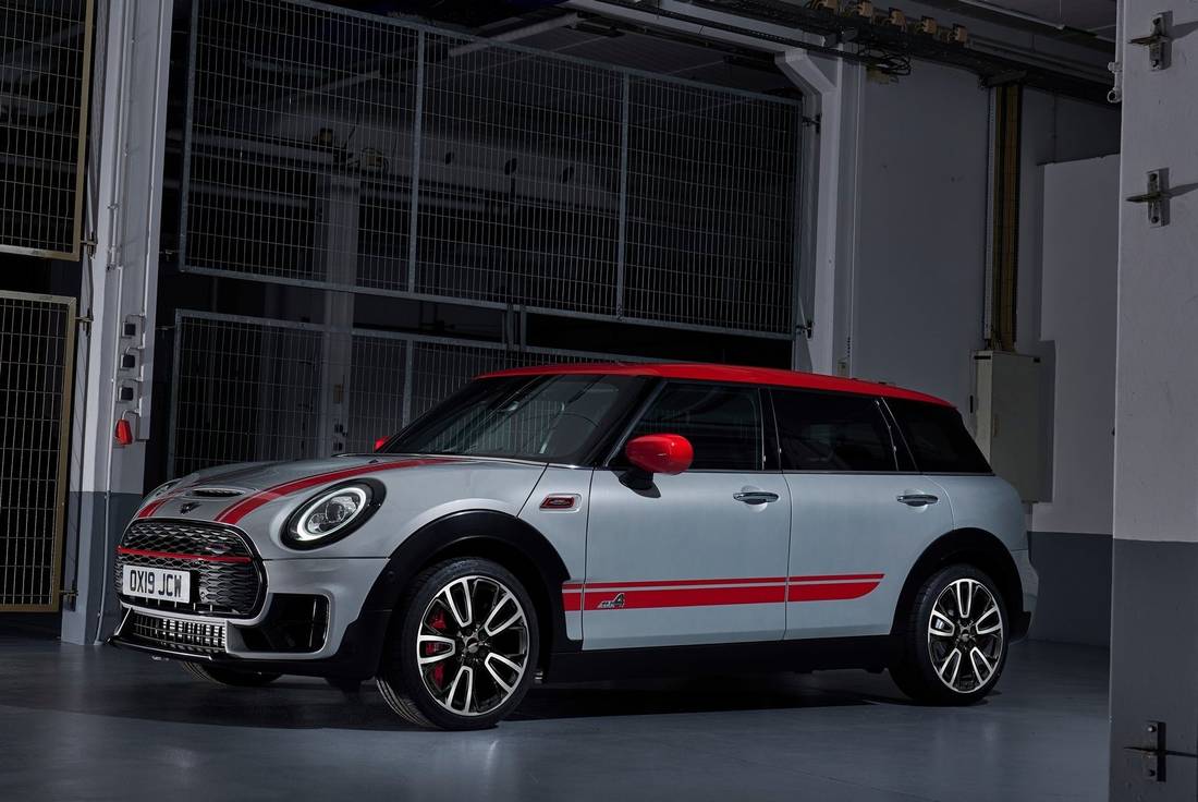 mini-john-cooper-works-clubman-side