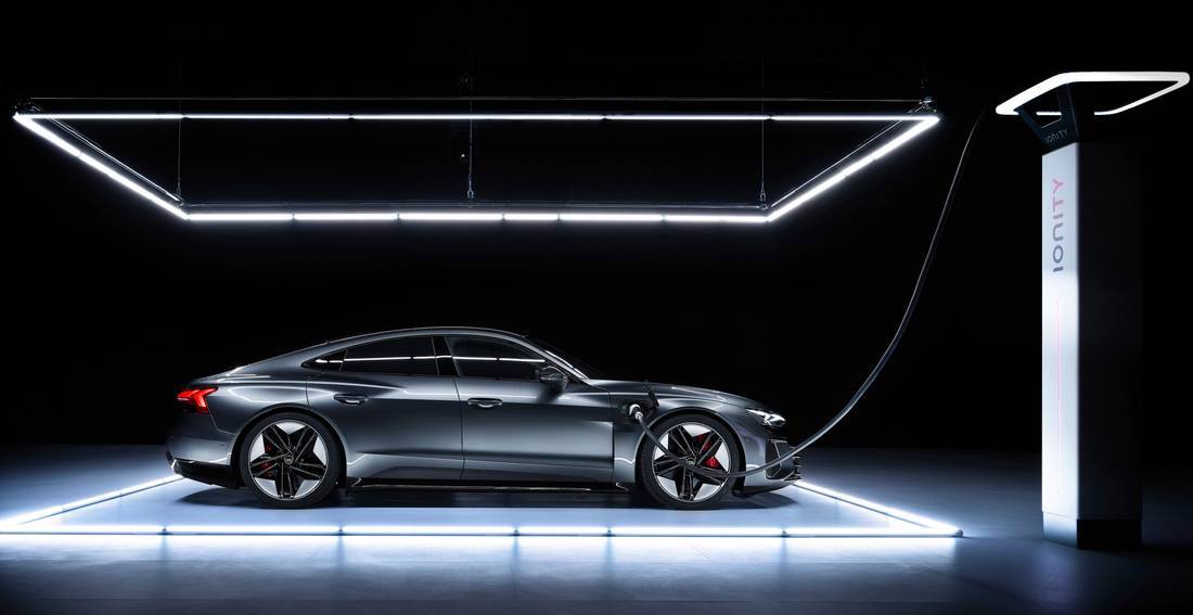 56I5JVV3aeMSqdqoXkNWBu-a5e011740058073c4e569019cd311e43-Audi_RS_e-tron_GT_Seitenansicht-1100