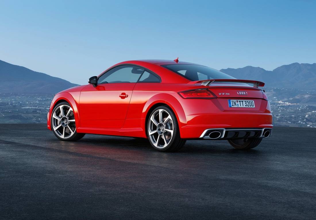 audi-tt-rs-back