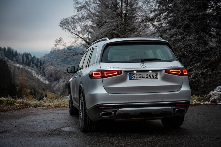 Mercedes-Benz-GLS-580-Rear