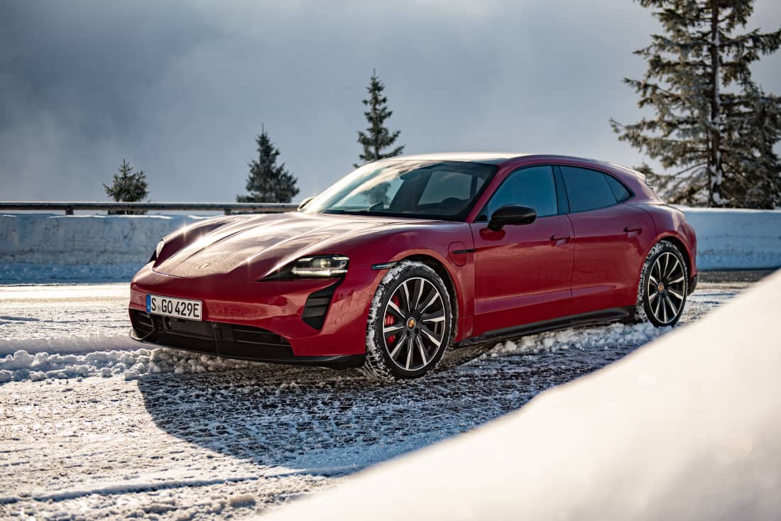 Porsche-Taycan-GTS-Sport-Turismo-Front-Side