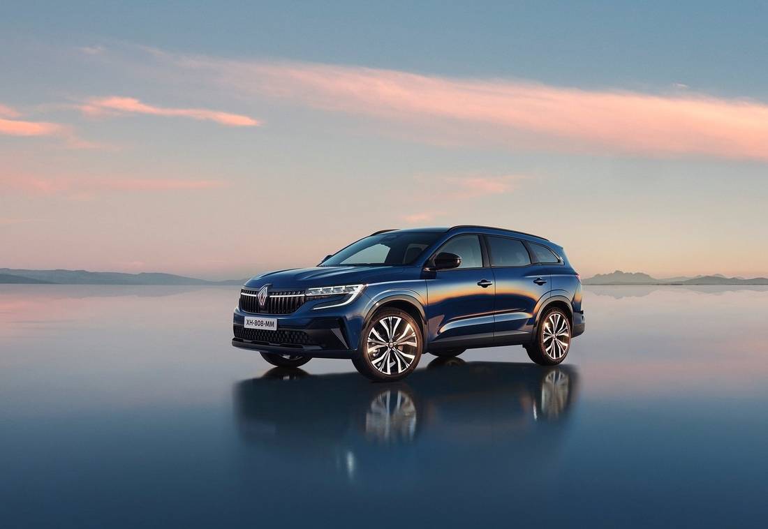 renault-espace-blue-front