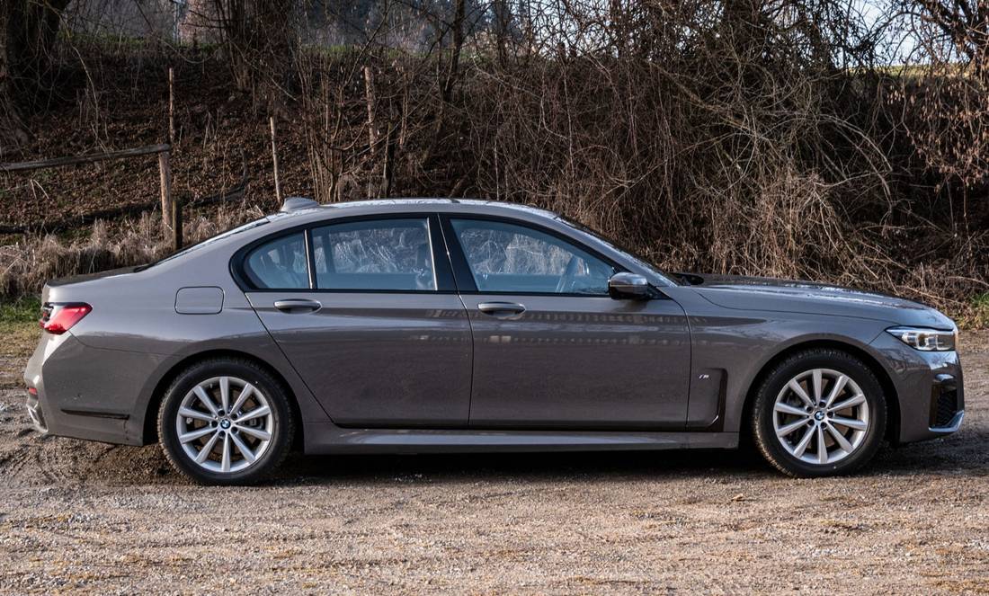 OJ8HJBt1e3Qnwz06ezGJ1-6e157c4d058be082d248d5200edfaa71-BMW-745e-Side-1100