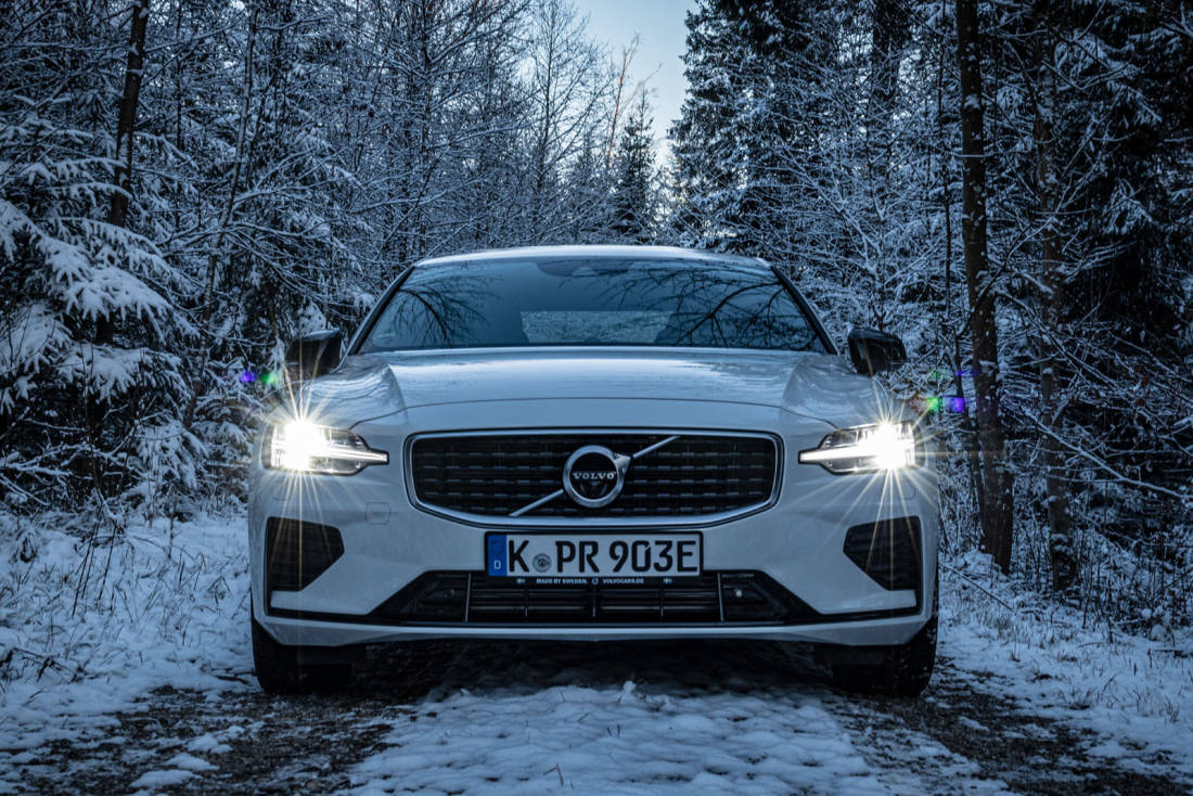 Volvo-S60-T8-Hybrid-Front