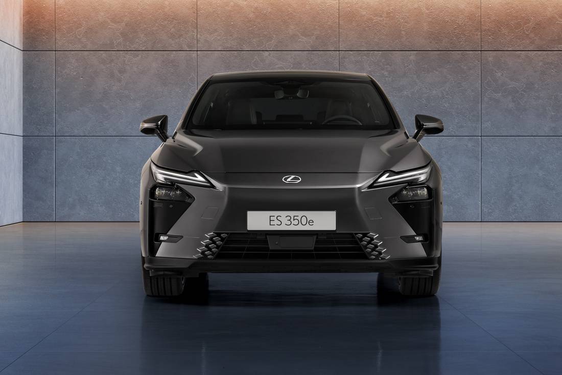 2025-es350e-eupremiere-statics-001