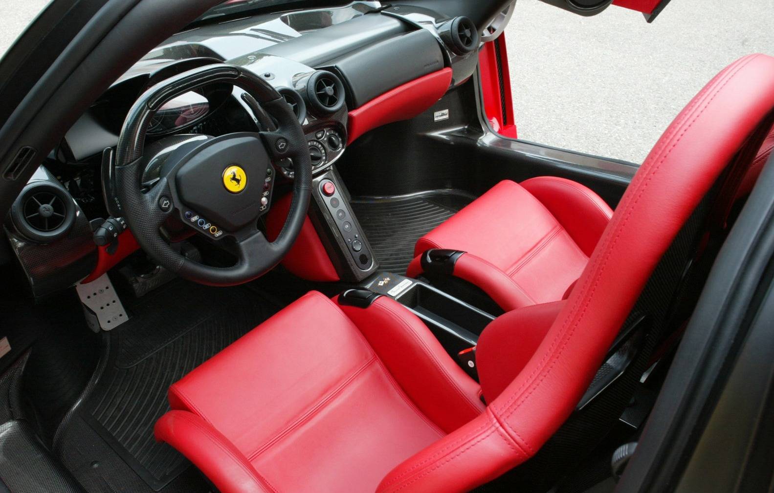 ferrari-enzo-ferrari-interior