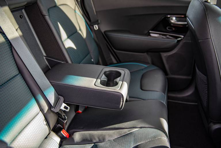 Kia-e-Niro-64-kWh-Rearseats