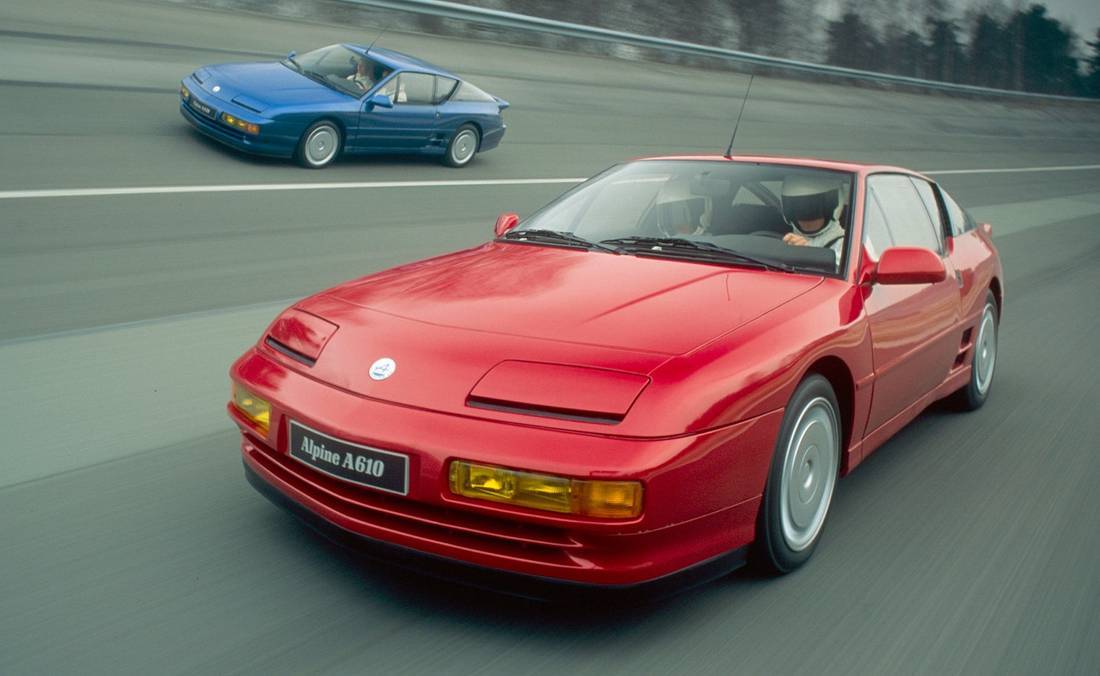 HqwWEZEpnWakNW6UQOkAm-4ecd1d7e6c641d088141e6e76702fcb6-renault-alpine-a610-side-1100