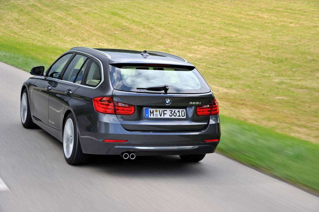 1WJUuo7e22YDmWG1bj09lR-a737d734066c132a6ee0f04411e4f98a-bmw-f31-back-1100