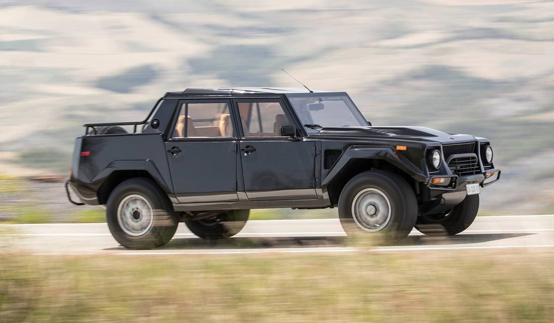 5N2OTDOdFO0WrT0o2TSYXf-e328664cdb38bf99b1ac8d95f21b4de2-lamborghini-lm-side-1100