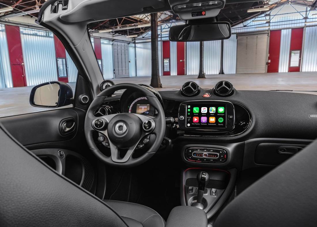 smart-eq-fortwo-cabrio-interior