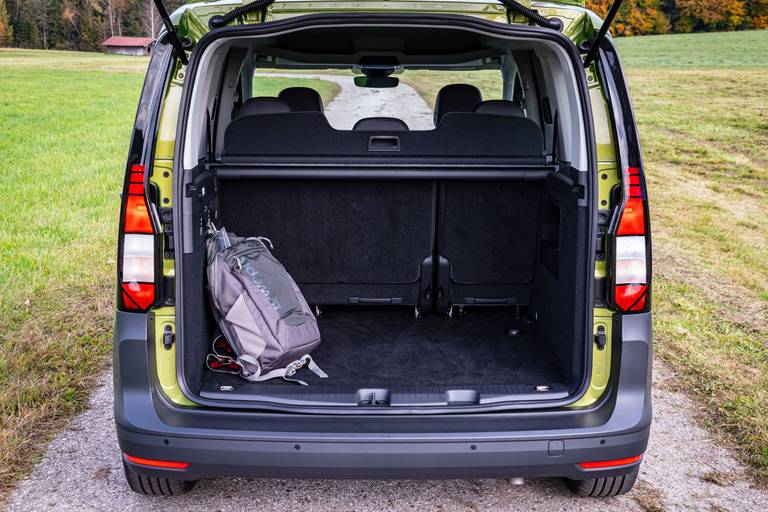 Volkswagen-Caddy-V-Trunk