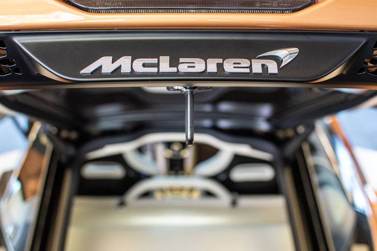 McLaren-GT-luggage