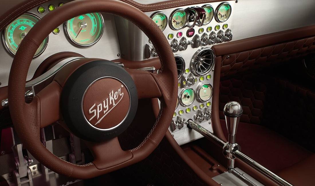 spyker-c8-interior