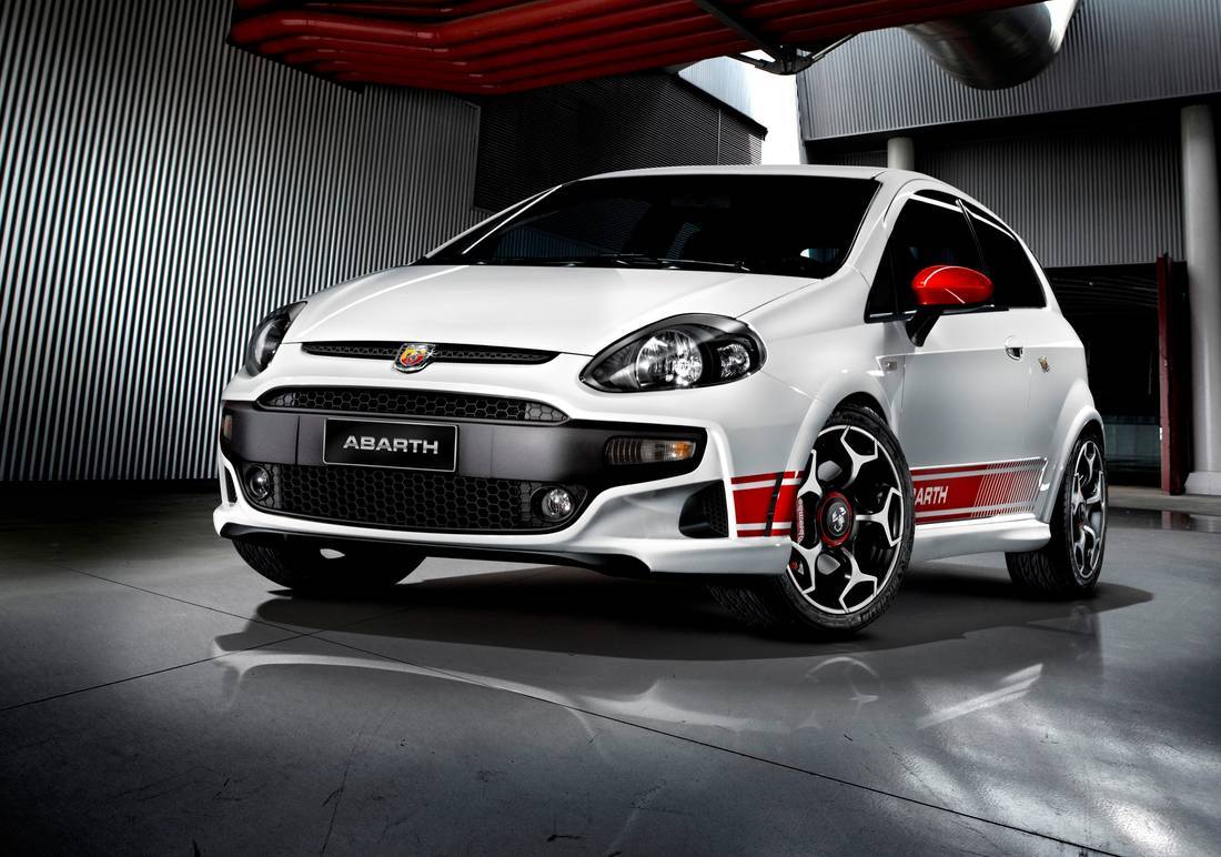 oIlf0u3jiTwqBYUn1b348-0df67925a857611ade0a444cd5e96c17-abarth-punto-evo-front-1100
